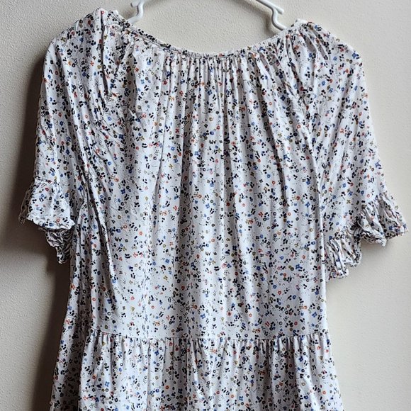 NWOT beachlunchlounge Floral V-Neck Ruffled Blouse Size XS - Picture 13 of 14